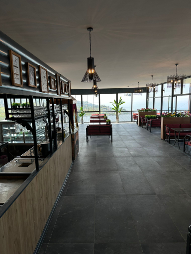 Food & Drinks 3, Bungaport, Merkez