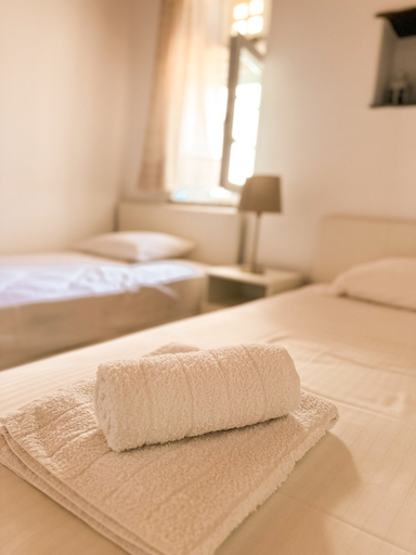 Room 3, Tinos - House - Sleeps 5 - Pet Friendly - Parking, South Aegean
