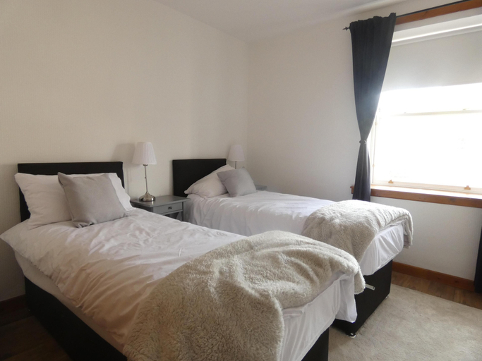 Bedroom 2, Central 2-bed Flat in Edinburgh, Edinburgh