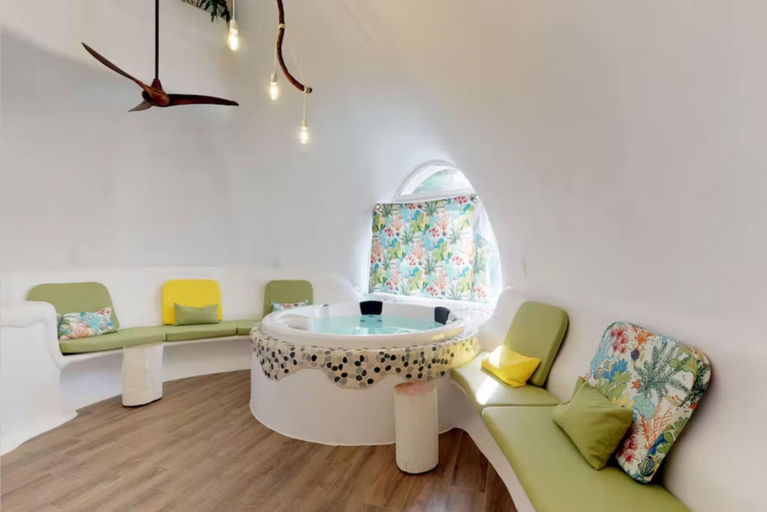 Others, Mini Villa Dolphin