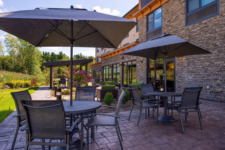 Food & Drinks 4, Fairfield Inn & Suites by Marriott Canton, Saint Lawrence