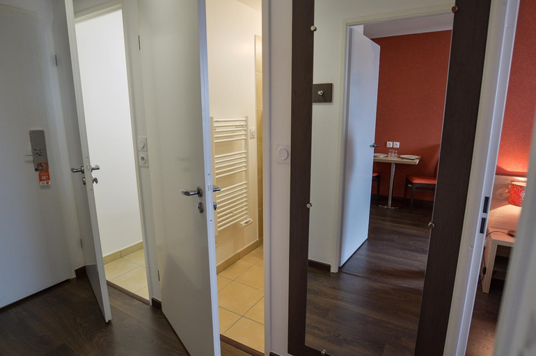 Bathroom 3, Apparthotel Privilodges Carre de Jaude, Puy-de-Dôme