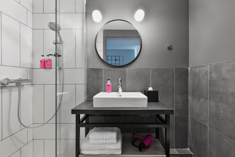 Bathroom 5, B&B HOME La Ciotat, Bouches-du-Rhône