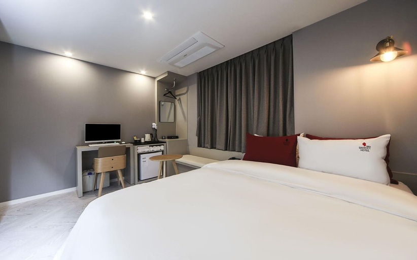 Bedroom 14