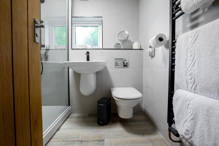 Bathroom 5, The Crooklands, BW Signature Collection, Cumbria