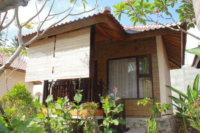 Exterior 16