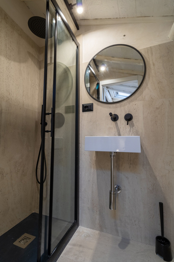 Bathroom 2, Urbano Cunabu, Roma