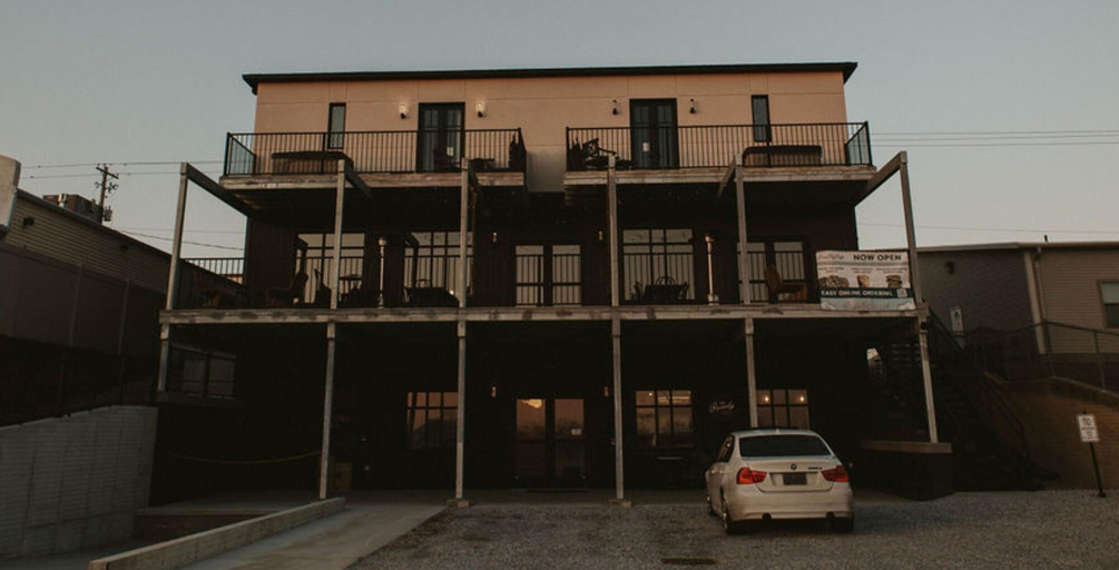 Exterior & Views 2, The Atlee Suites, Holmes