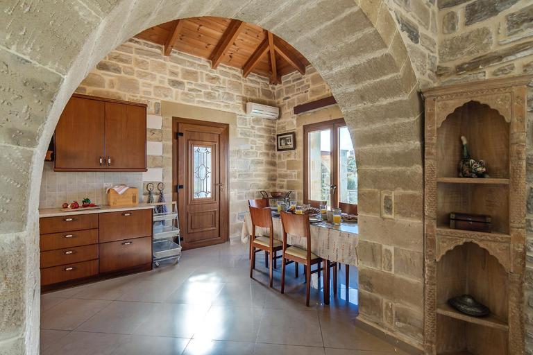 Food & Drinks 5, Hectoras Villa in Plaka BY APOKORONAS-VILLAS, Crete