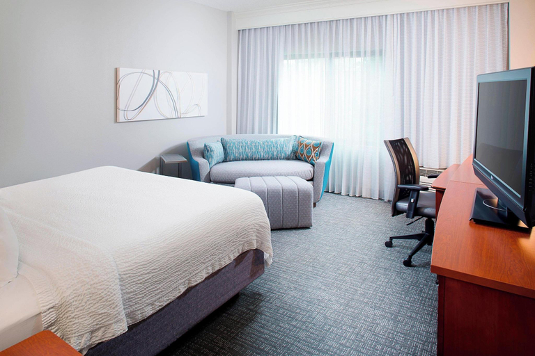 Bedroom 4, Courtyard By Marriott Roanoke Airport, Roanoke City