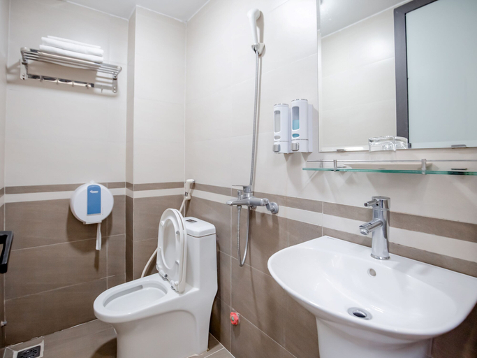 Bathroom 4, Phuong Nam Luxury Hotel Long Bien, Long Biên
