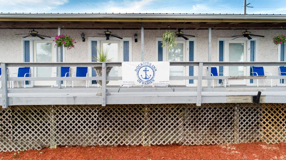 Darien Dockside Inn, McIntosh
