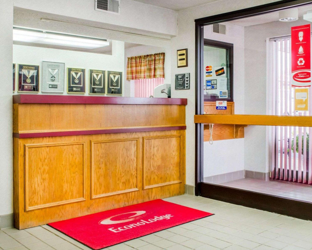 Public Area 2, Econo Lodge Mifflintown, Juniata