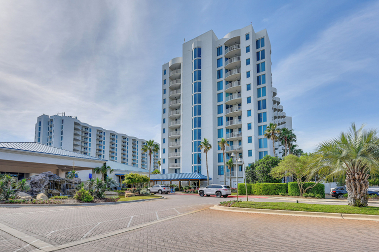 Exterior & Views 2, Walk to Beach: Poolside Oasis in Palms of Destin!, Okaloosa