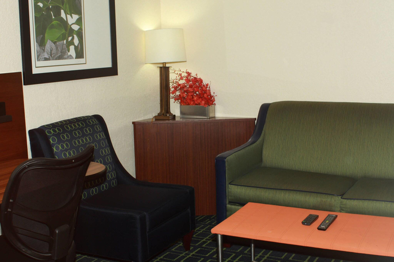 Bedroom 3, Fairfield Inn & Suites by Marriott Fairmont, Marion