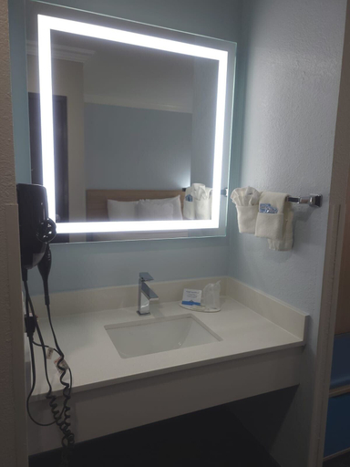 Bathroom 5, Days Inn by Wyndham Dalhart, Dallam