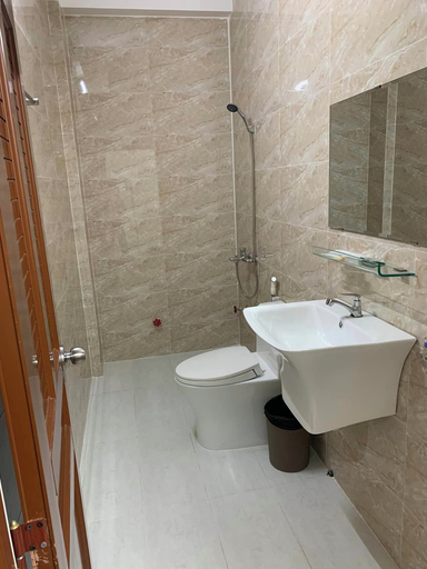 Bathroom 5, Nha Nghi 68, Rạch Giá