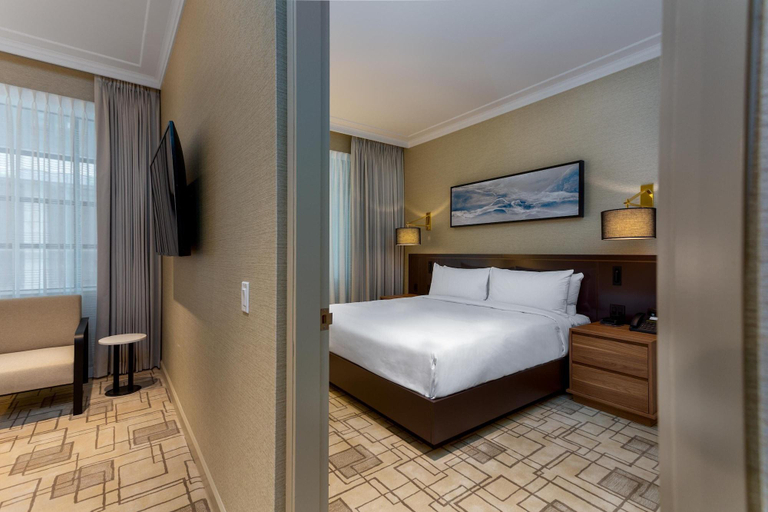 Bedroom 3, The Sutton Place Hotel Toronto, Toronto