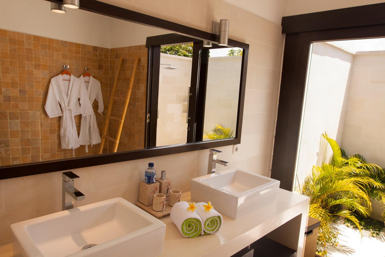 Bathroom, Villa Mathan, Buleleng