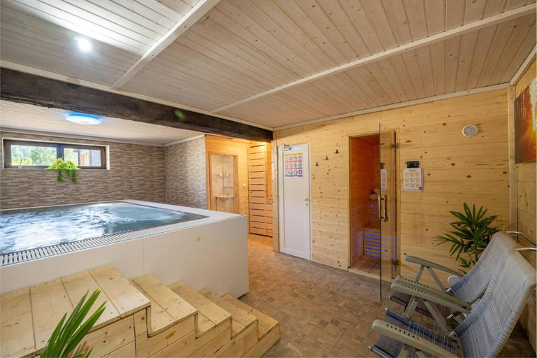 Others 5, Mountain Escape house with indoor pool, Fužine