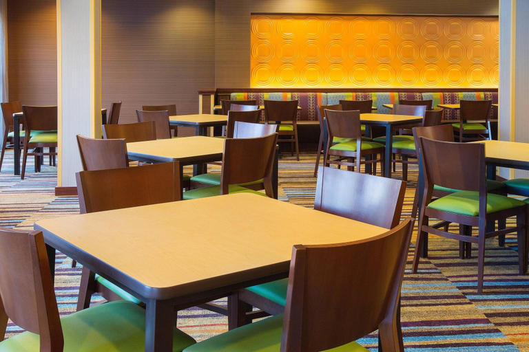 Food & Drinks 5, Fairfield Inn & Suites Columbus/ Osu, Franklin