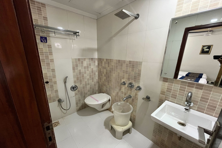 Bathroom 4, Marshall The Hotel, Ahmadabad
