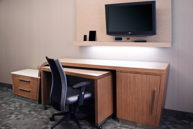 Bedroom 3, Courtyard by Marriott Toledo Rossford/Perrysburg, Wood