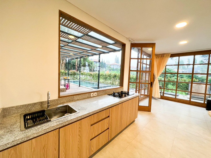 Others 3, Villa Amethyst Lembang J-7 5 BR With Private Pool, Karaoke Set and Billiard, Bandung