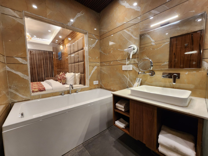 Bathroom, K C Vilaas, Shimla