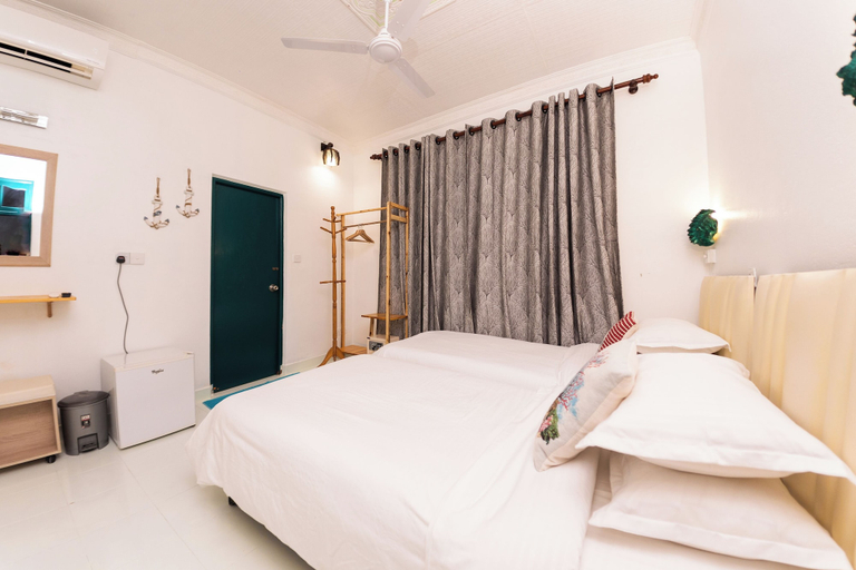 Bedroom 4, Fasdheythere Inn, Baa Atoll
