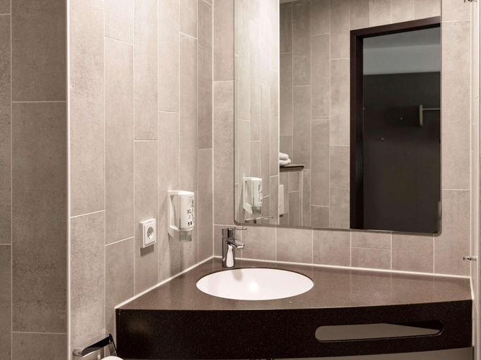Bathroom, B&B HOTEL Marburg, Marburg-Biedenkopf