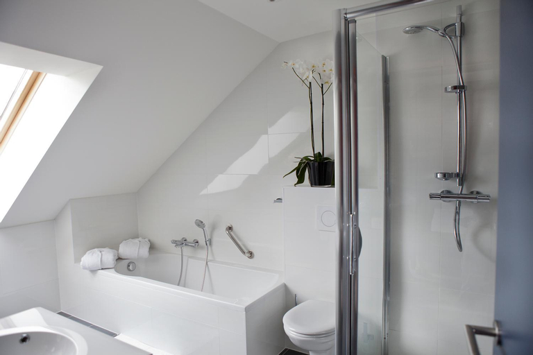 Bathroom 9
