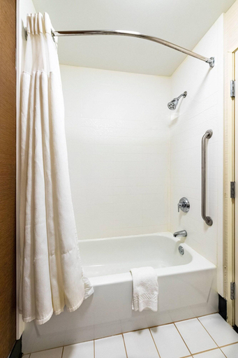 Bathroom 4, Fairfield Inn Battle Creek, Calhoun