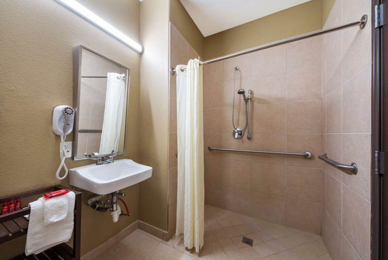 Bathroom 4, Best Western SeaWorld San Antonio, Bexar
