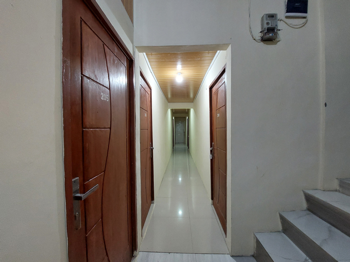Exterior & Views 28