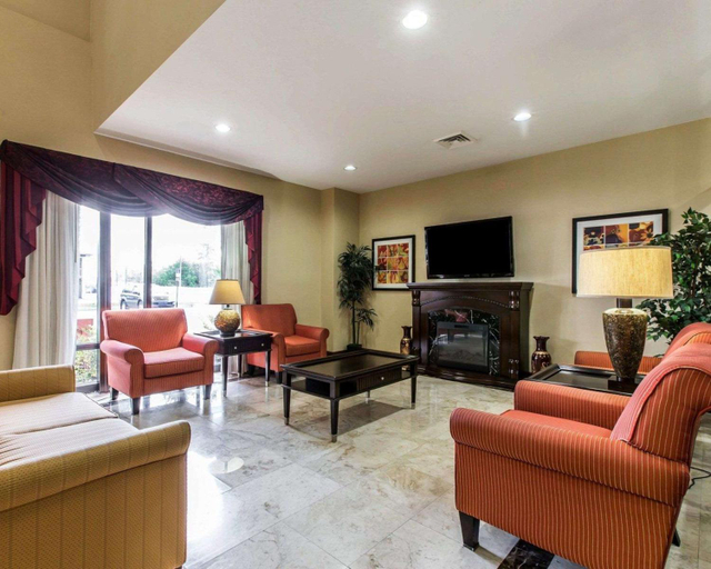 Public Area 2, Comfort Suites Waycross, Ware