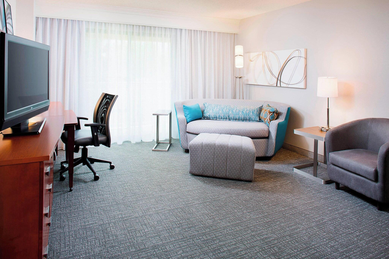 Bedroom 4, Courtyard By Marriott Roanoke Airport, Roanoke City