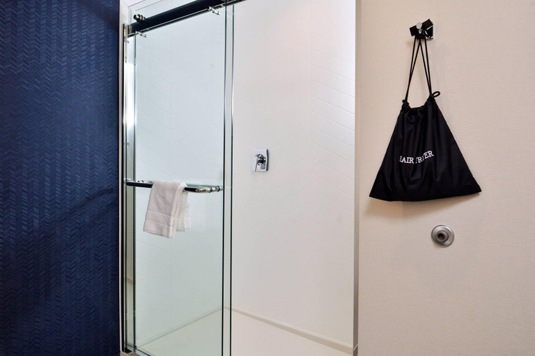 Bathroom 4, Fairfield Inn & Suites by Marriott Minneapolis Sha, Scott