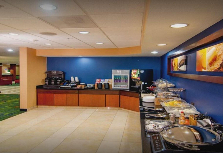 Food & Drinks 5, Fairfield Inn & Suites Visalia Tulare, Tulare