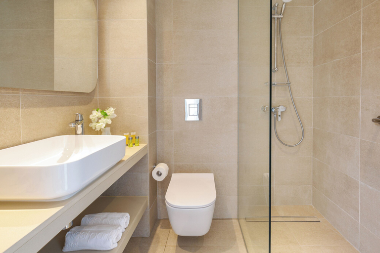Bathroom 5, Nissi Park Hotel