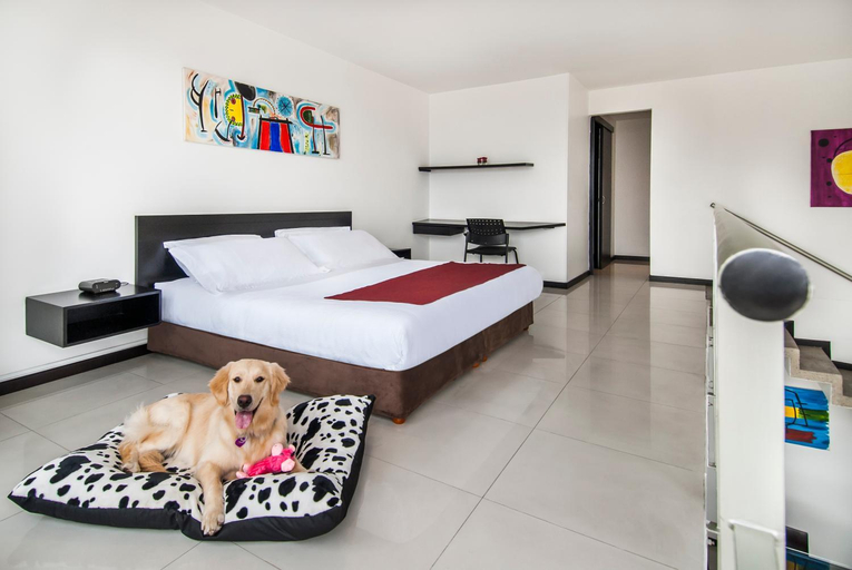 Bedroom 3, Travelers Orange Suites, Medellín