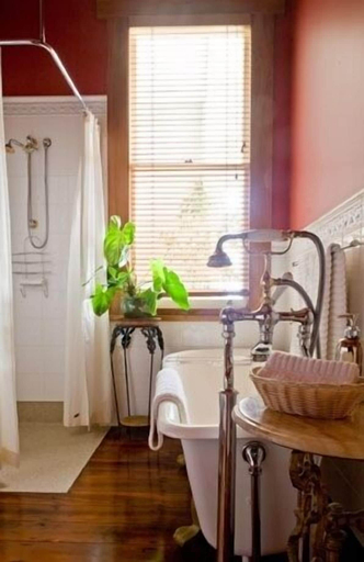 Bathroom 3, McHardy Lodge, Napier