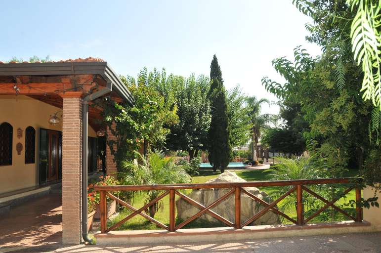 Others 4, Azienda Agrituristica Vivi Natura, Napoli