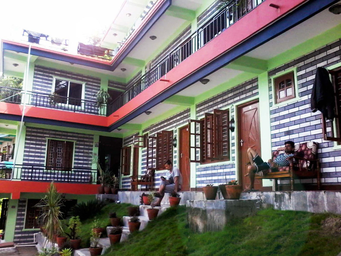 Exterior & Views