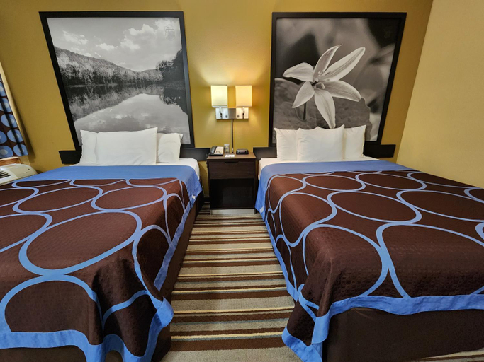 Bedroom 3, Super 8 by Wyndham Pine Bluff, Jefferson