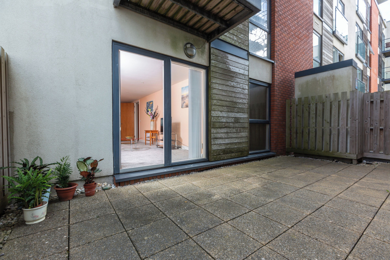 Exterior & Views 2, Meridian Bay Apartment, Swansea