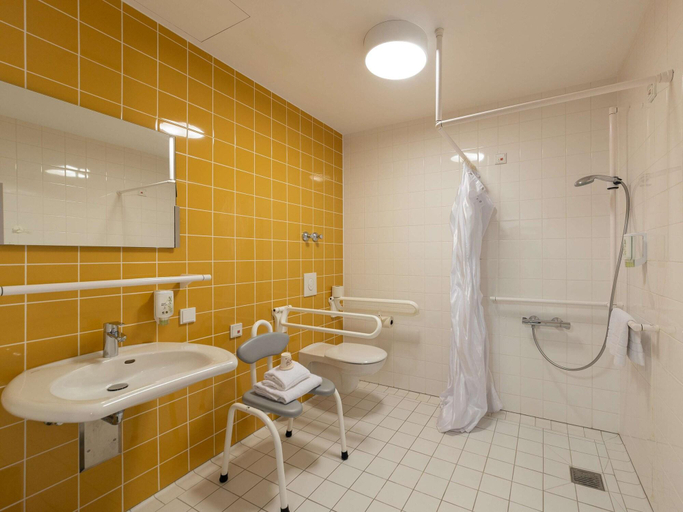 Bathroom 4, B&B Hotel Düsseldorf-City, Düsseldorf