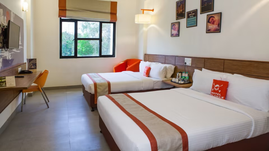 Bedroom 5, Polo Max Jabalpur, Kolkata