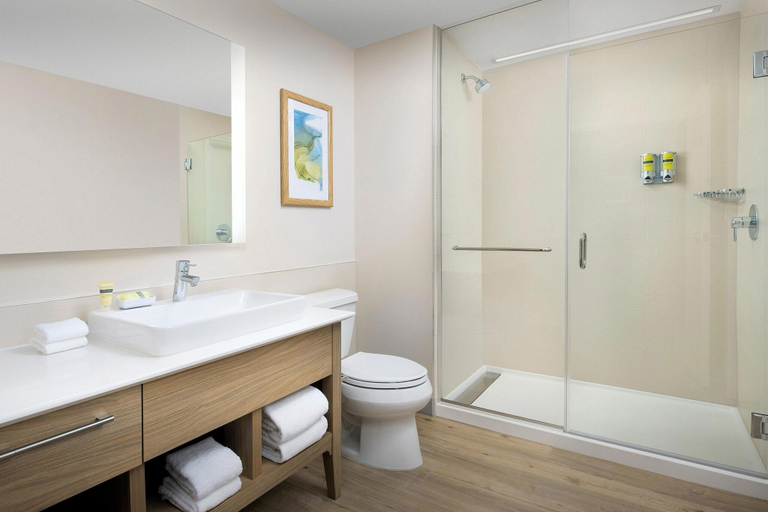 Bathroom 4, Element by Marriott Orlando Universal Blvd., Orange