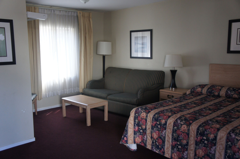 Bedroom 3, Budget Inn, Contra Costa